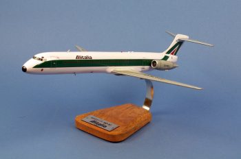 Modellino in scala 1/100 MD-82 Alitalia