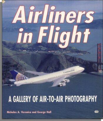 Airliners in flight